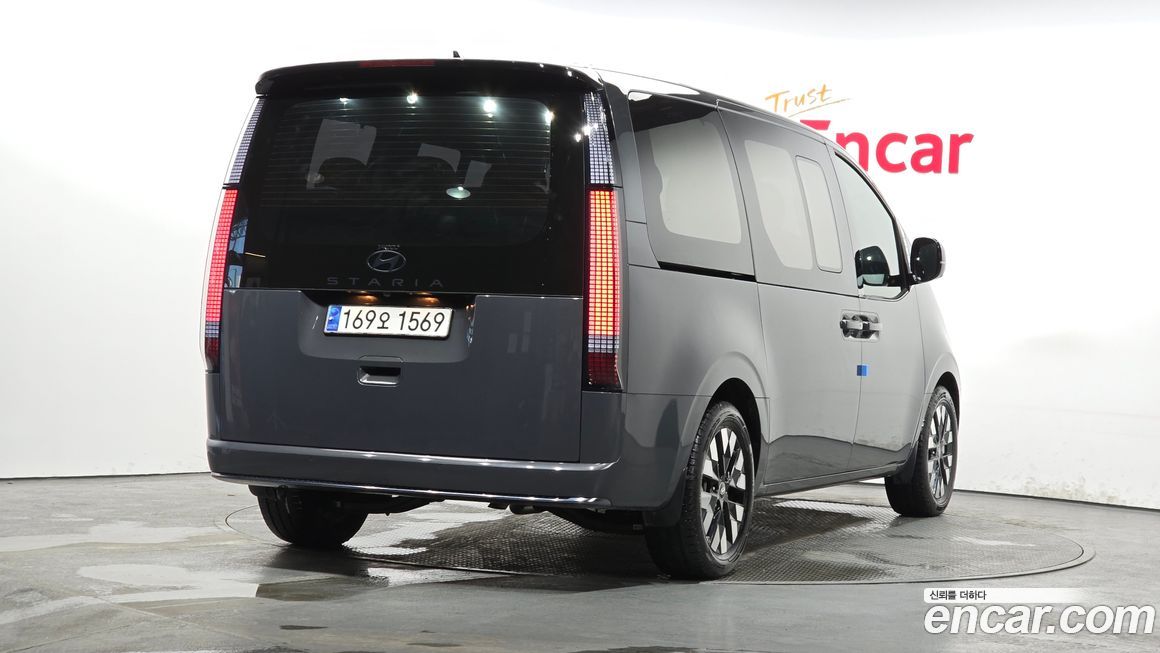 Hyundai Staria 2025