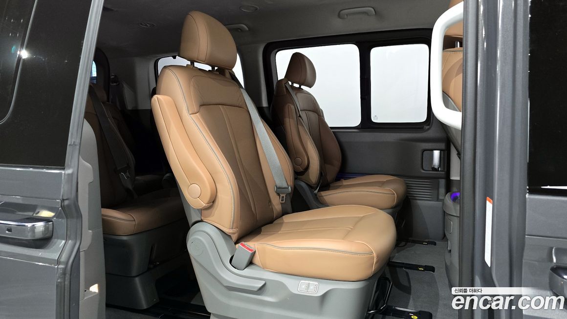 Hyundai Staria 2025