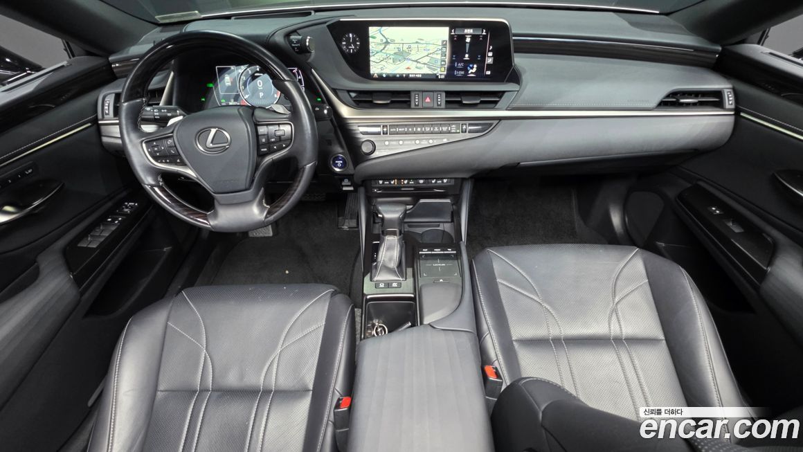 Lexus ES 2019
