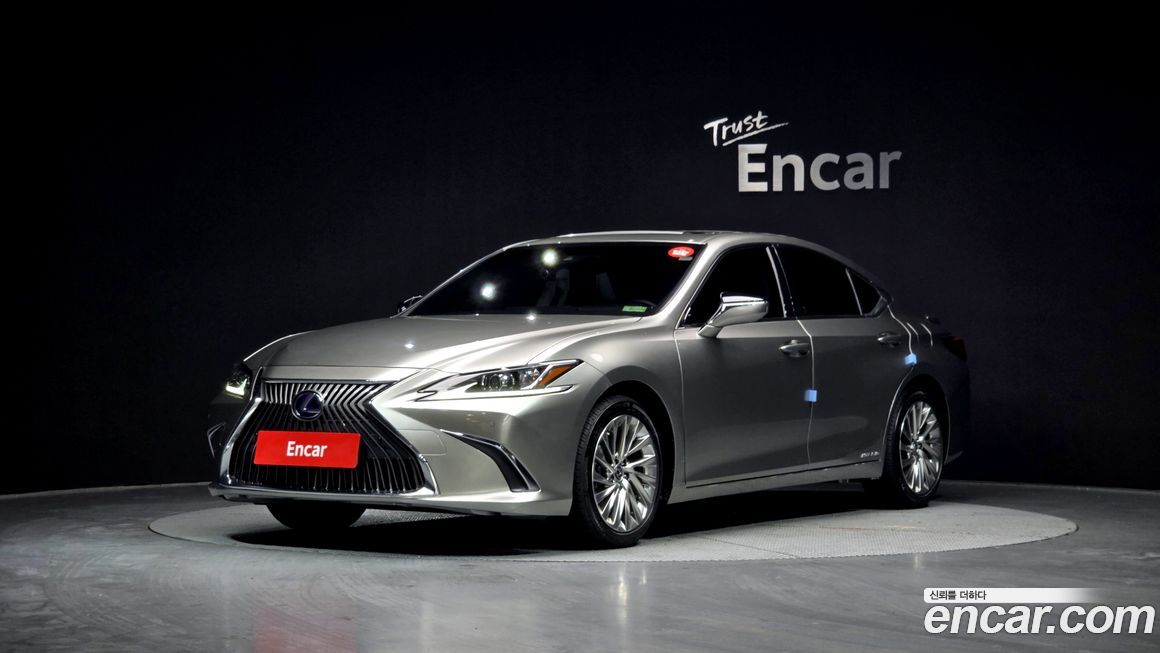 Lexus ES 2019