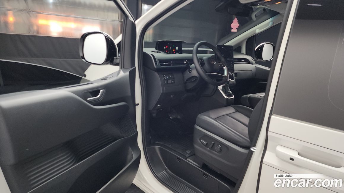 Hyundai Staria 2025