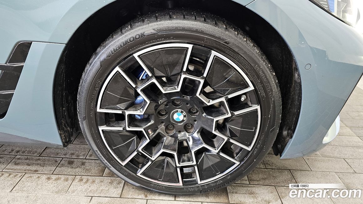 BMW i4 2025