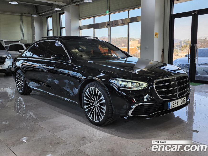 Mercedes-Benz S-Class 2023