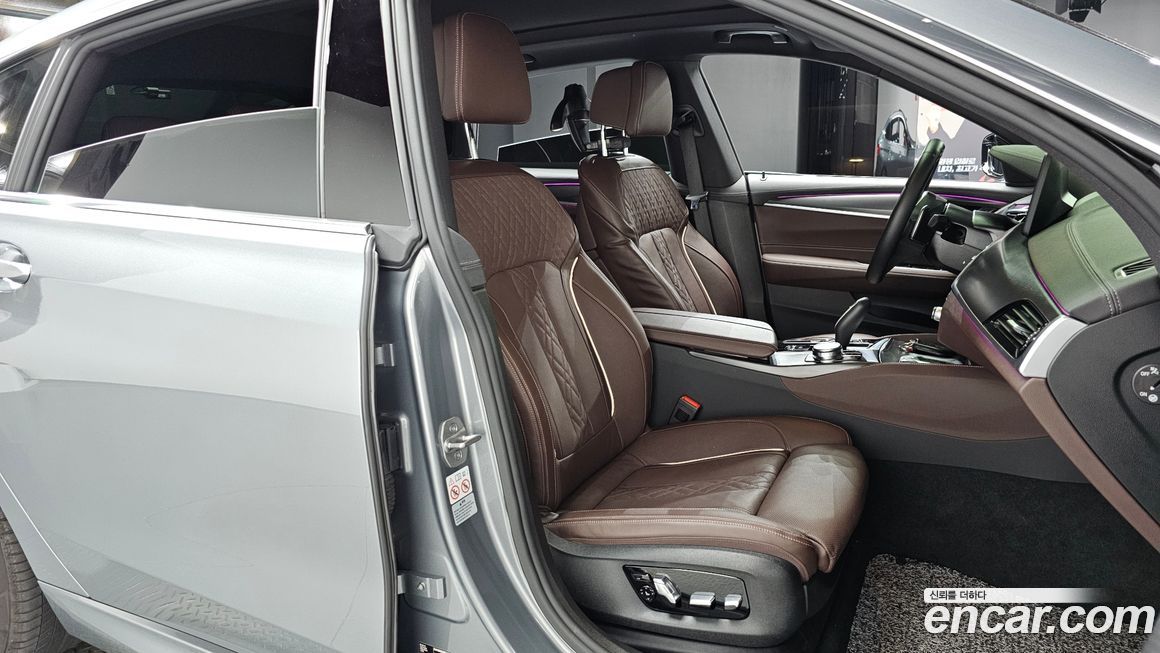 BMW Gran Turismo 2023