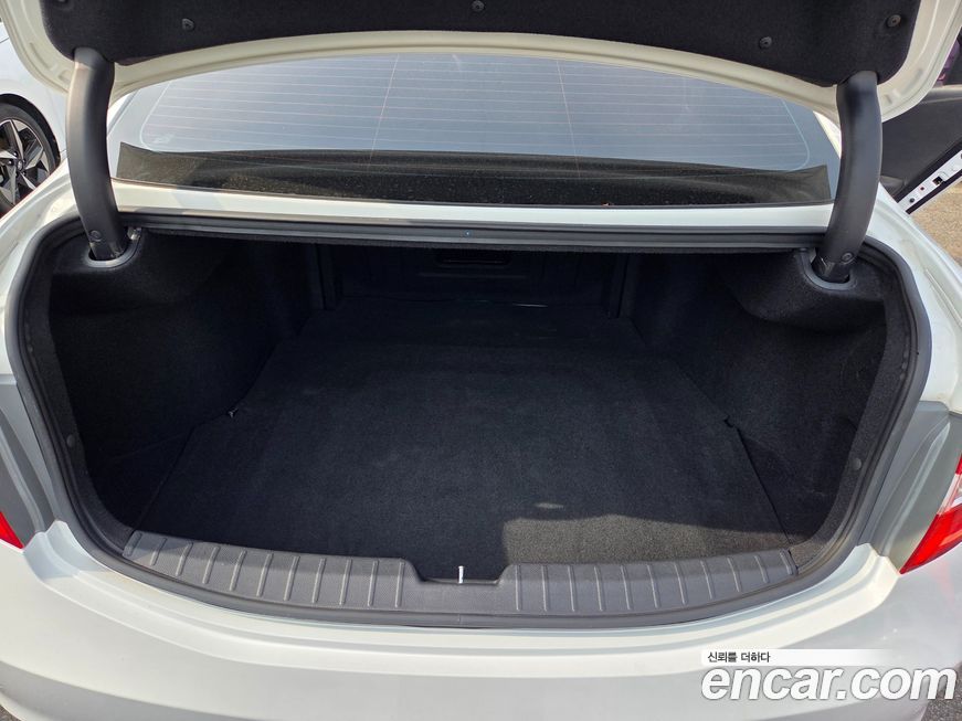 Hyundai Grandeur 2016