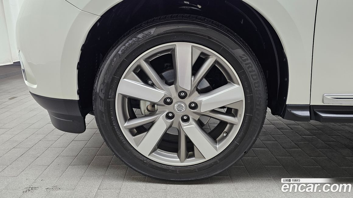 Nissan Pathfinder 2016