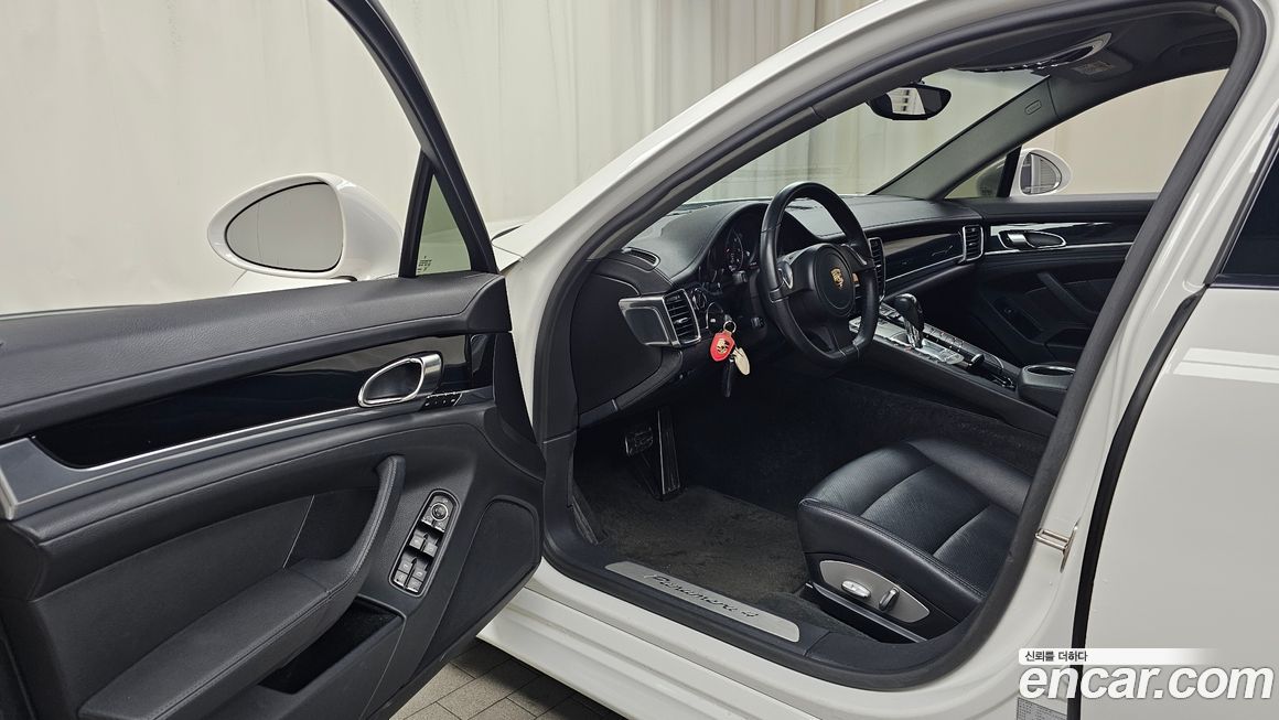 Porsche Panamera 2012