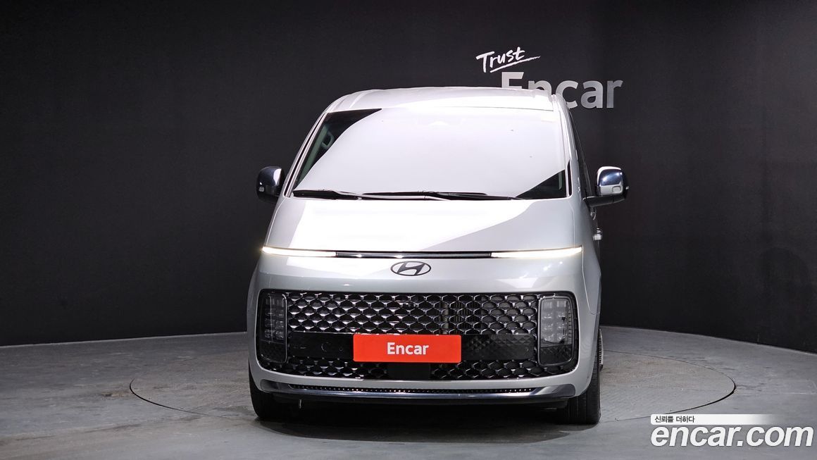 Hyundai Staria 2025