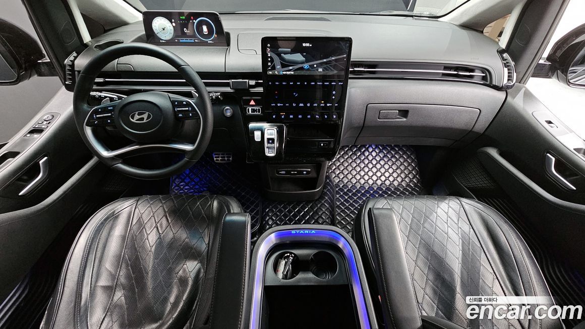 Hyundai Staria 2025
