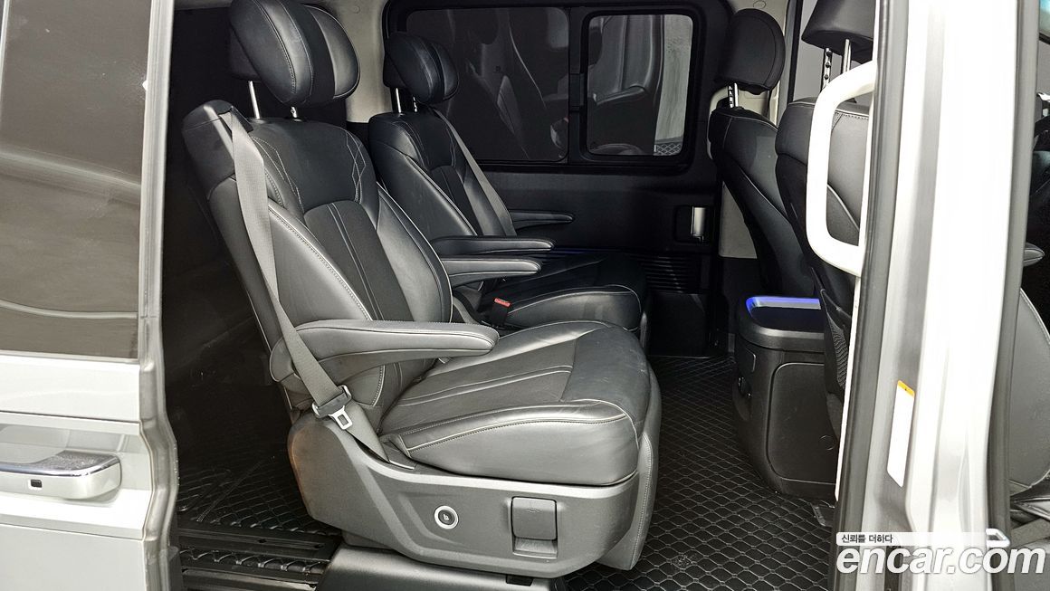 Hyundai Staria 2025