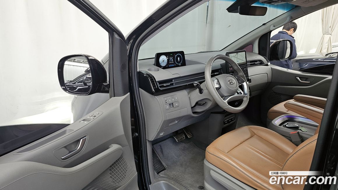 Hyundai Staria 2023