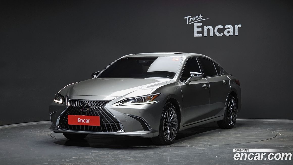 Lexus ES 2025