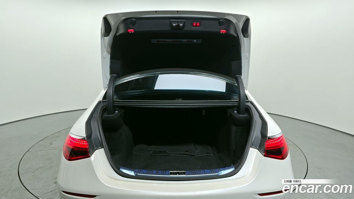 Mercedes-Benz S-Class 2022