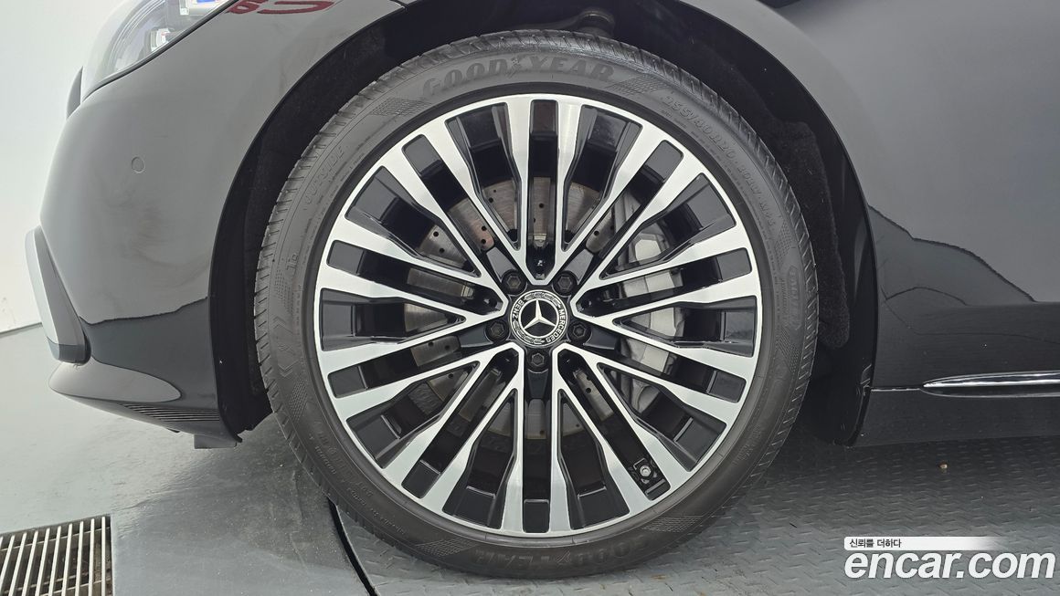 Mercedes-Benz S-Class 2021