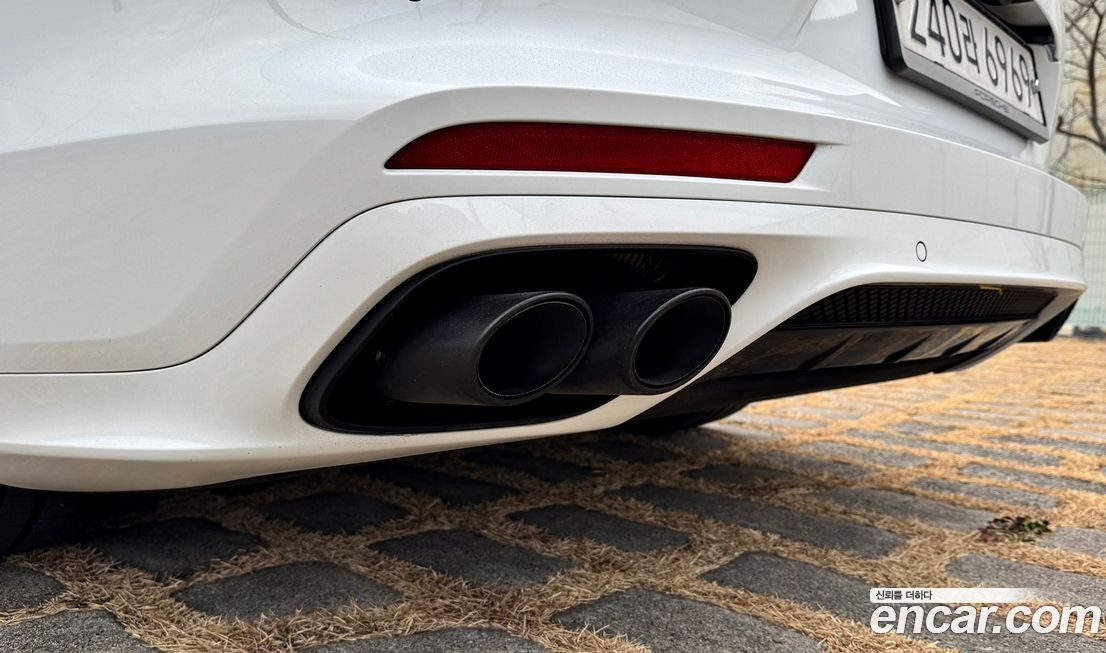 Porsche Panamera 2020