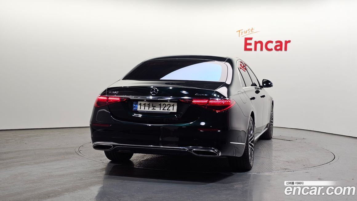 Mercedes-Benz S-Class 2021