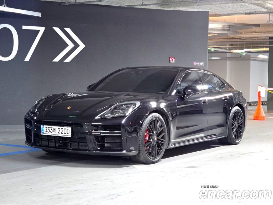Porsche Panamera 2025