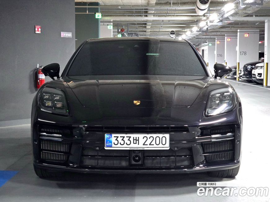 Porsche Panamera 2025