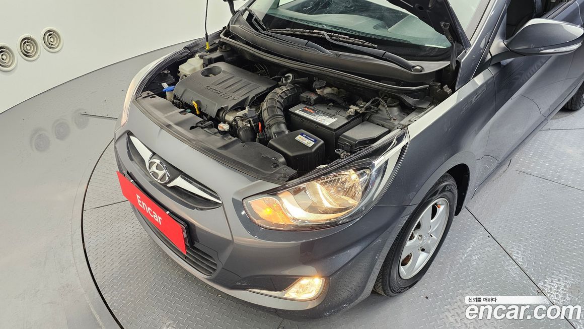 Hyundai Accent 2012