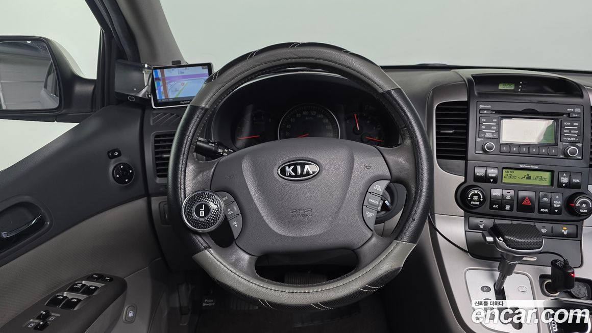 Kia Canival 2011