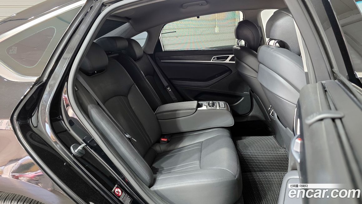 Hyundai Genesis 2016