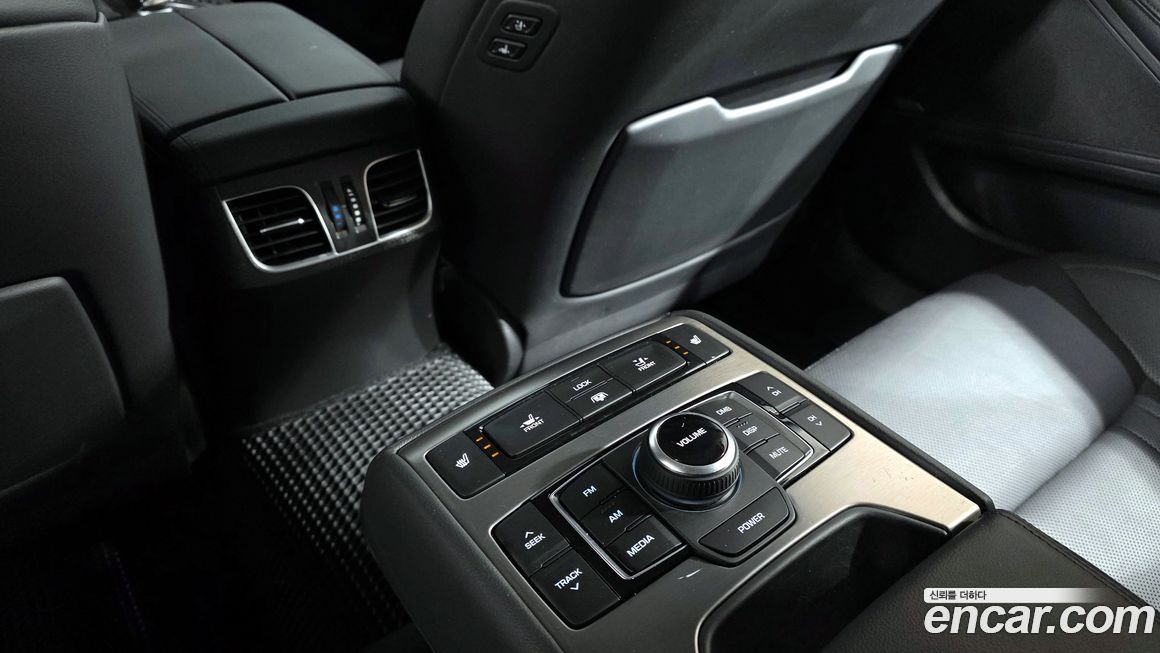 Hyundai Genesis 2016