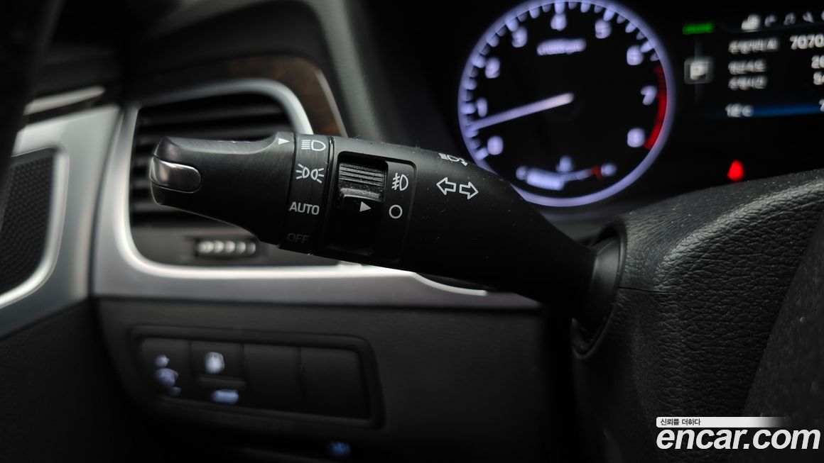 Hyundai Genesis 2016