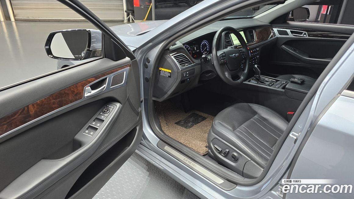 Hyundai Genesis 2016