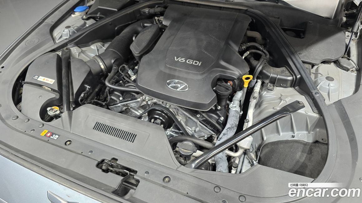 Hyundai Genesis 2016