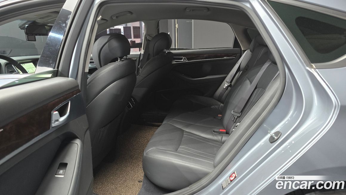 Hyundai Genesis 2016