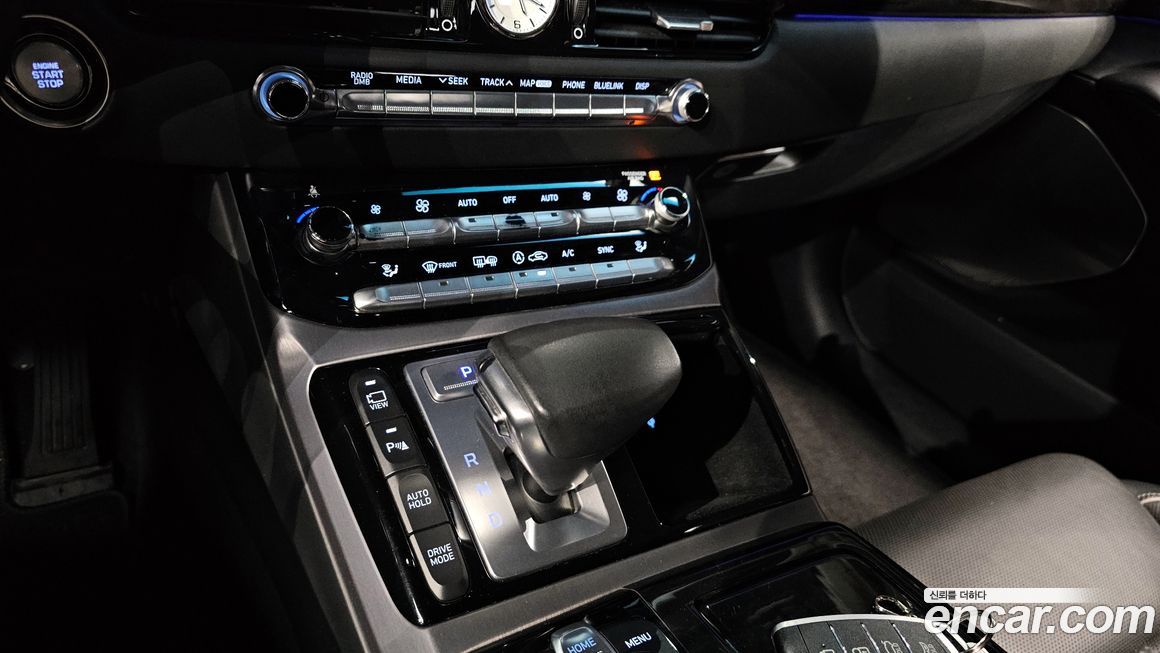 Genesis EQ900 2016