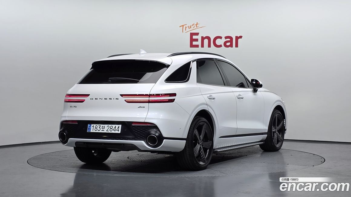 Genesis GV70 2024