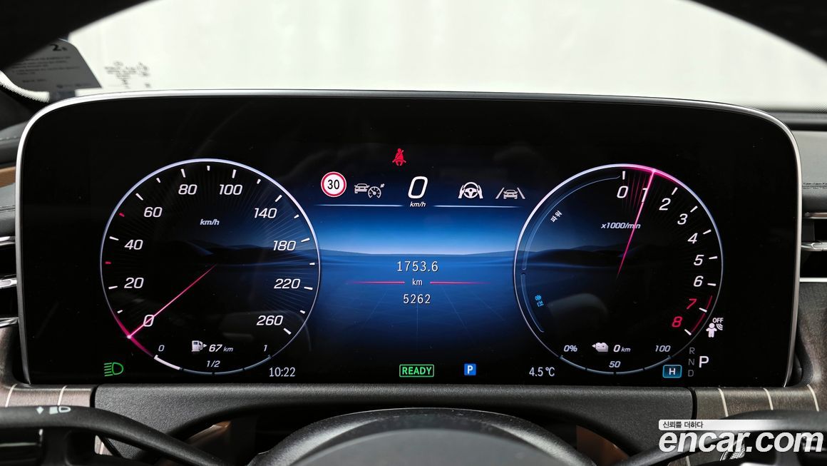 Mercedes-Benz E-Class 2025