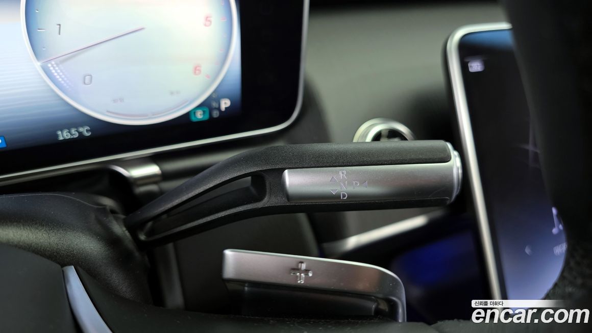 Mercedes-Benz S-Class 2025