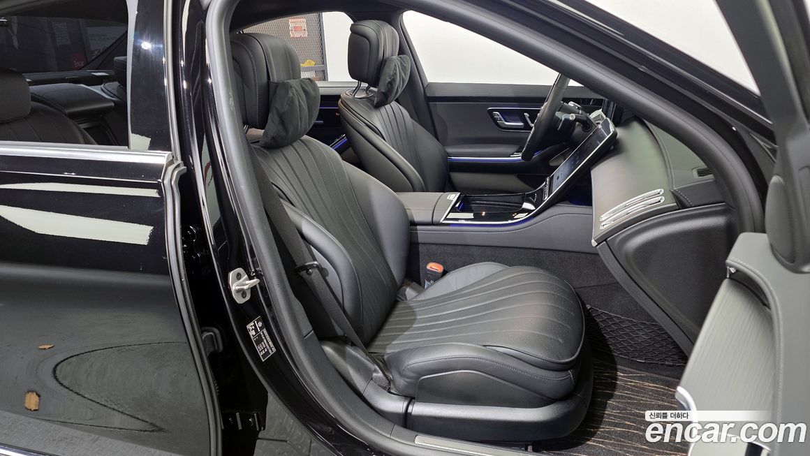 Mercedes-Benz S-Class 2025