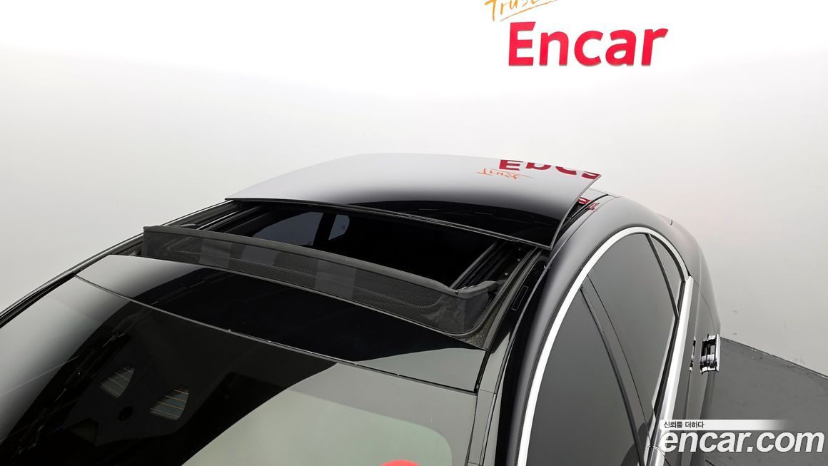 Mercedes-Benz S-Class 2025