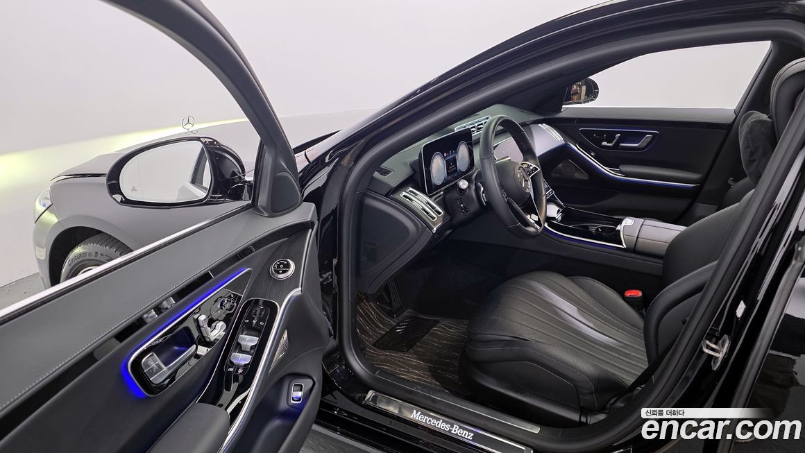 Mercedes-Benz S-Class 2025