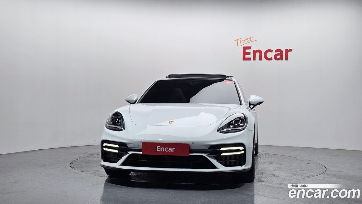 Porsche Panamera 2023