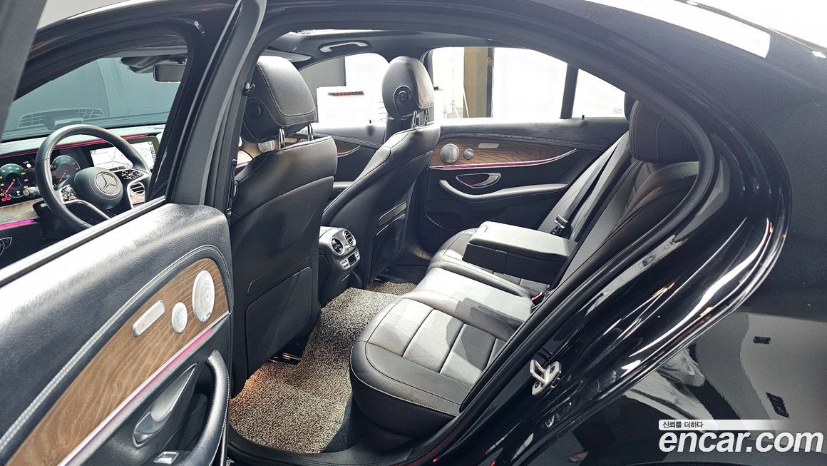 Mercedes-Benz E-Class 2021