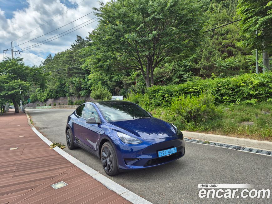 Tesla Model Y 2023