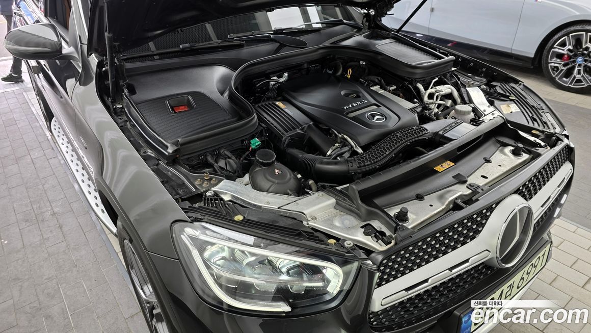 Mercedes-Benz GLC-Class 2021