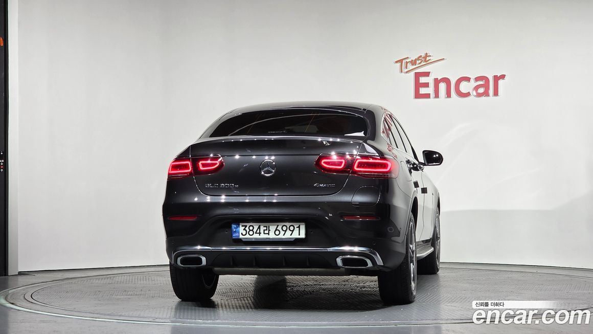 Mercedes-Benz GLC-Class 2021