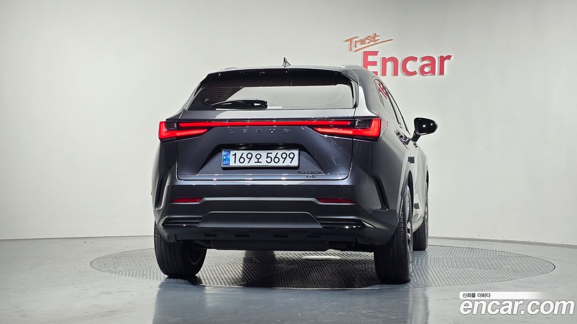 Lexus NX 2025