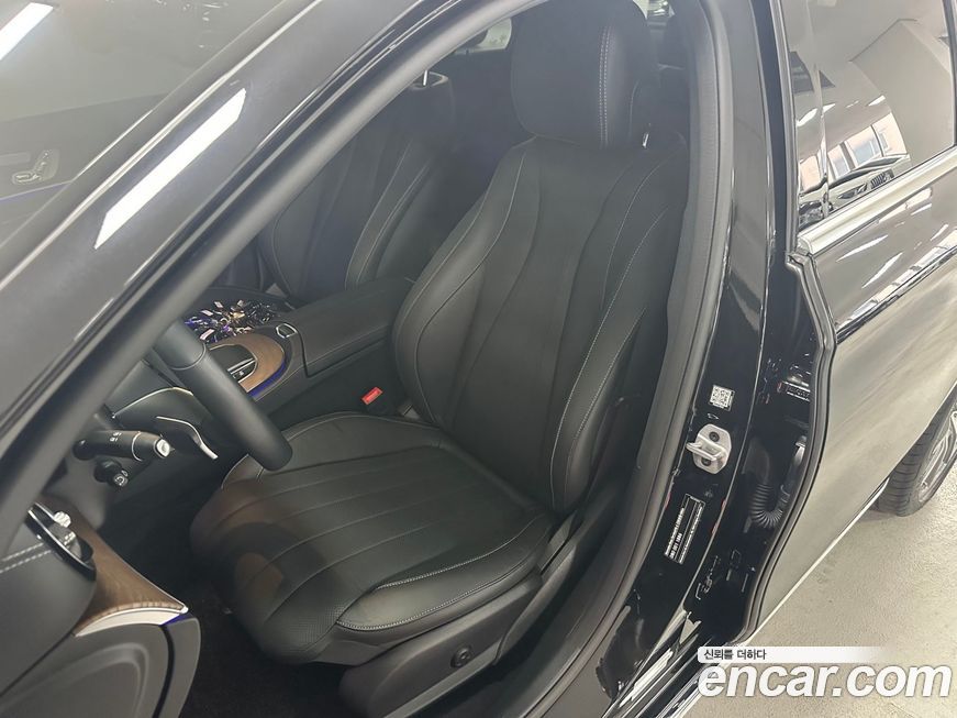 Mercedes-Benz E-Class 2022