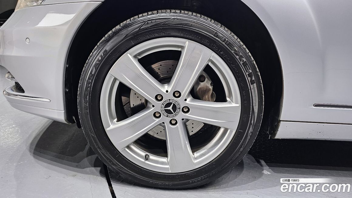 Mercedes-Benz S-Class 2010