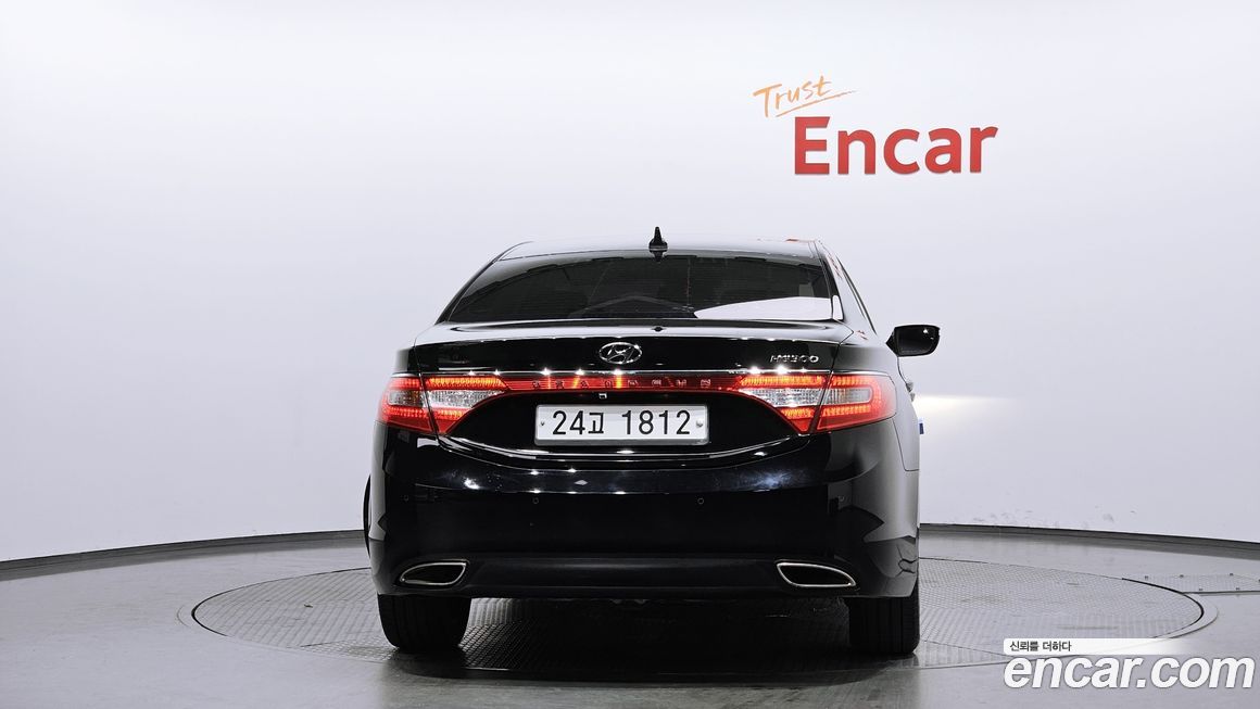 Hyundai Grandeur 2011