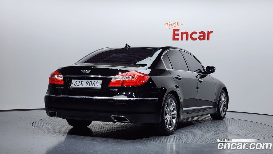 Hyundai Genesis 2012