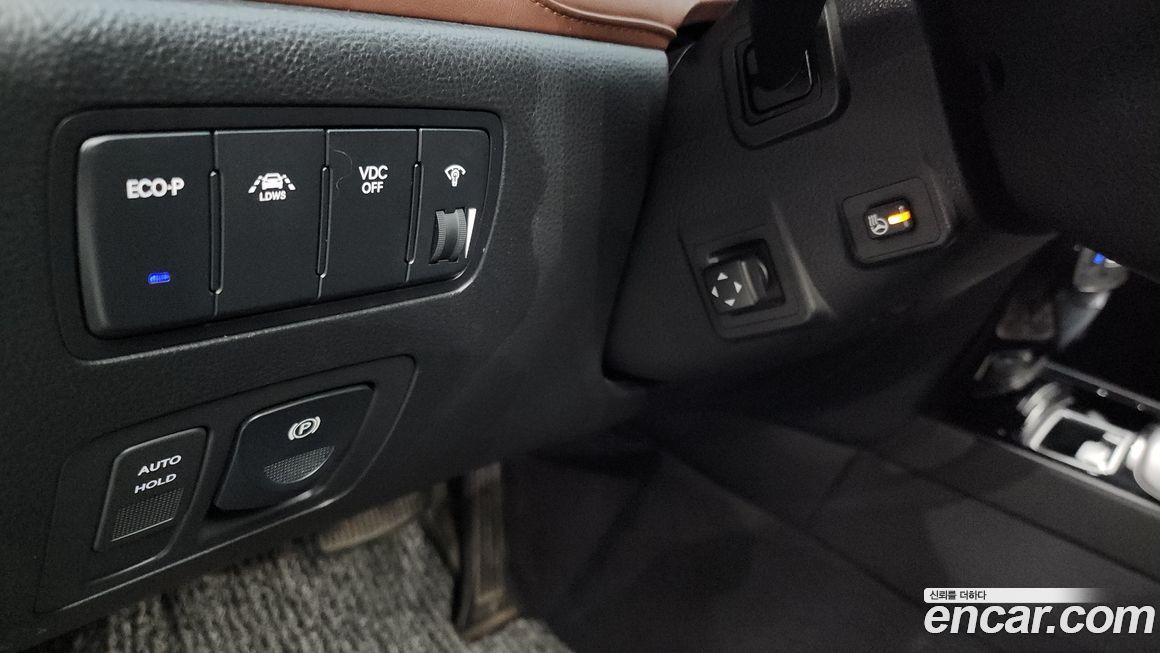 Hyundai Genesis 2012