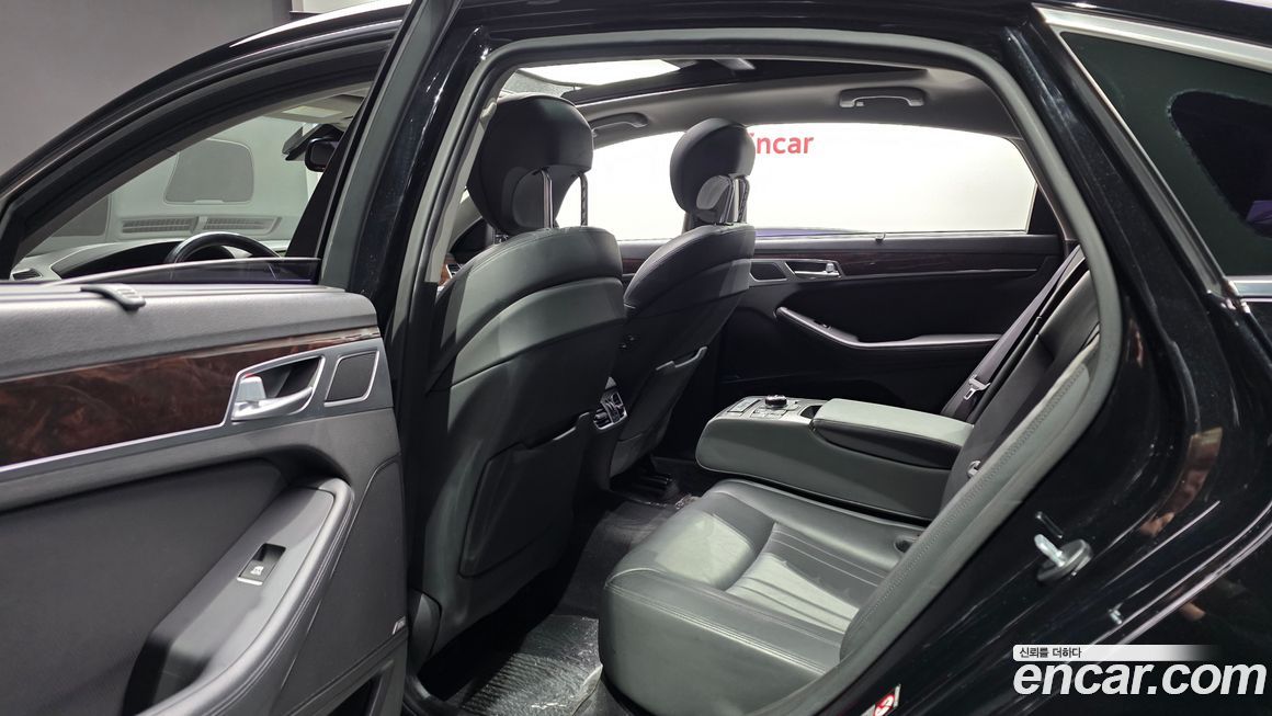 Hyundai Genesis 2015