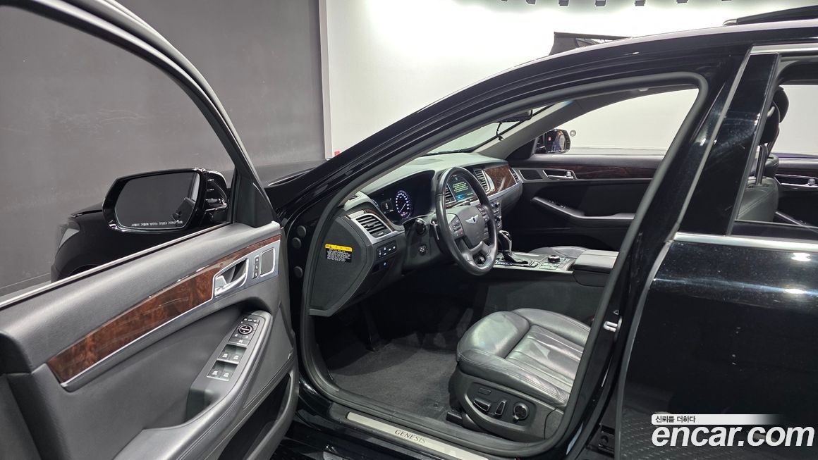 Hyundai Genesis 2015